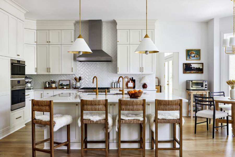 Crystal Stirling door in Alabaster — Crystal Cabinets photo