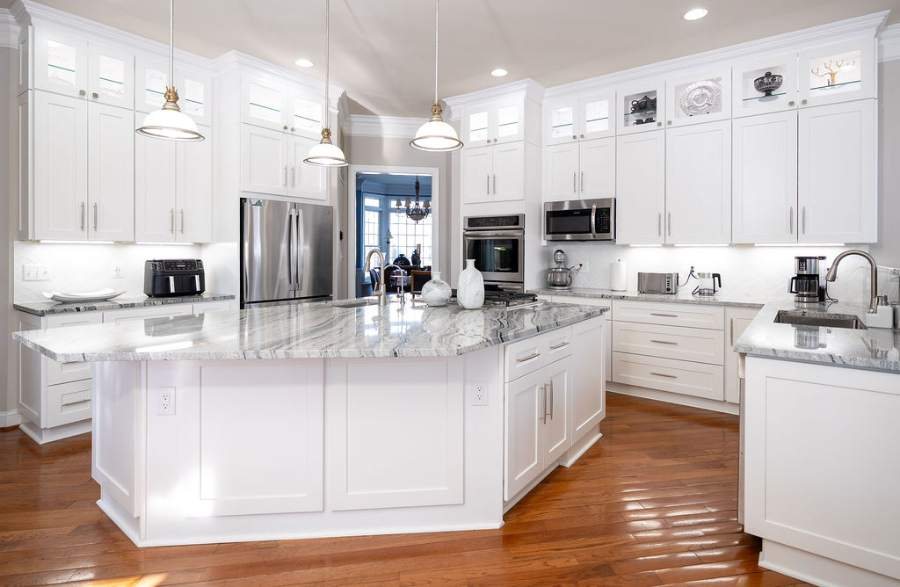 J&K S8 White shaker kitchen — manufacturer photo