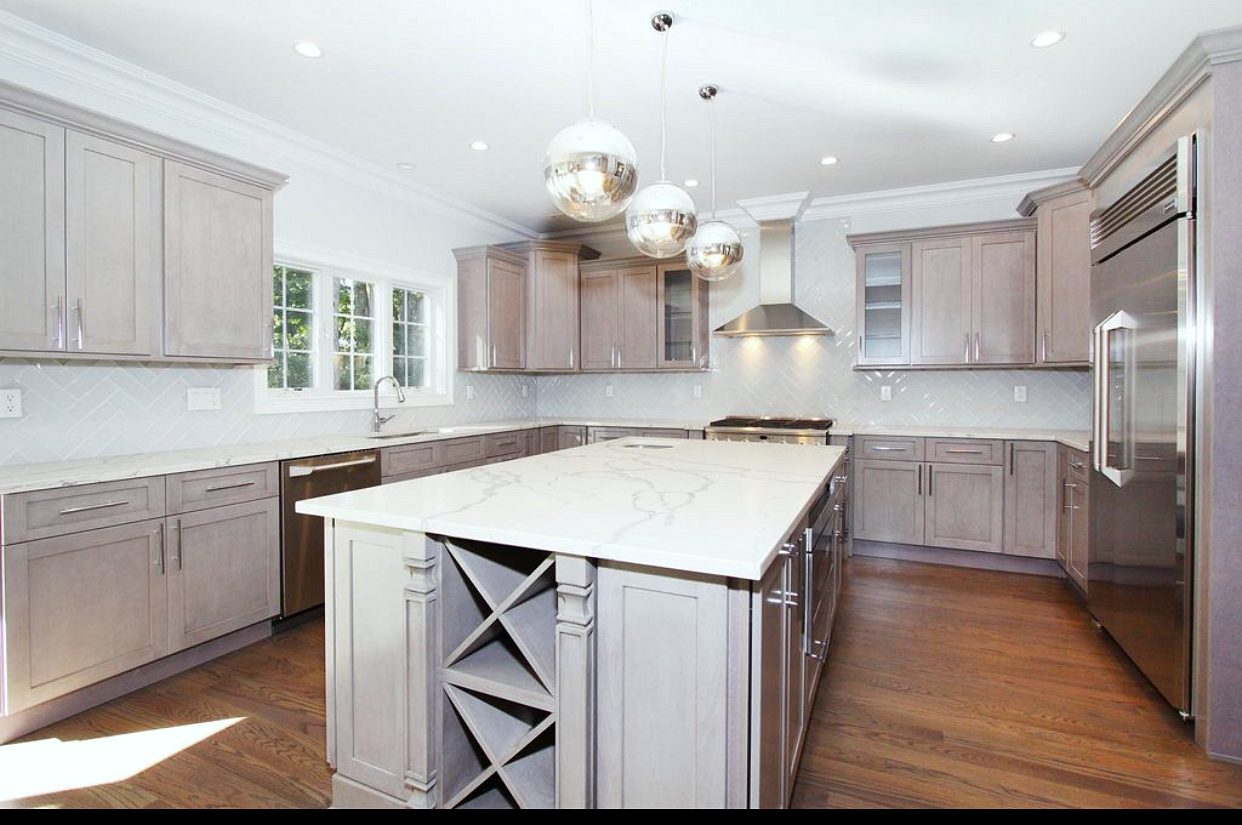 Fabuwood Galaxy in Horizon gray with a wine-rack island