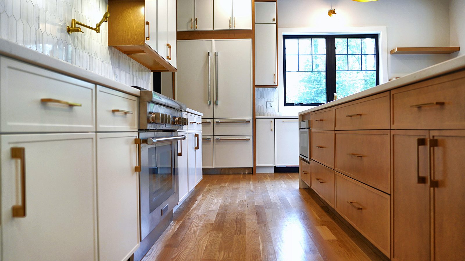 Range wall with 48-inch range and Timber hood recess