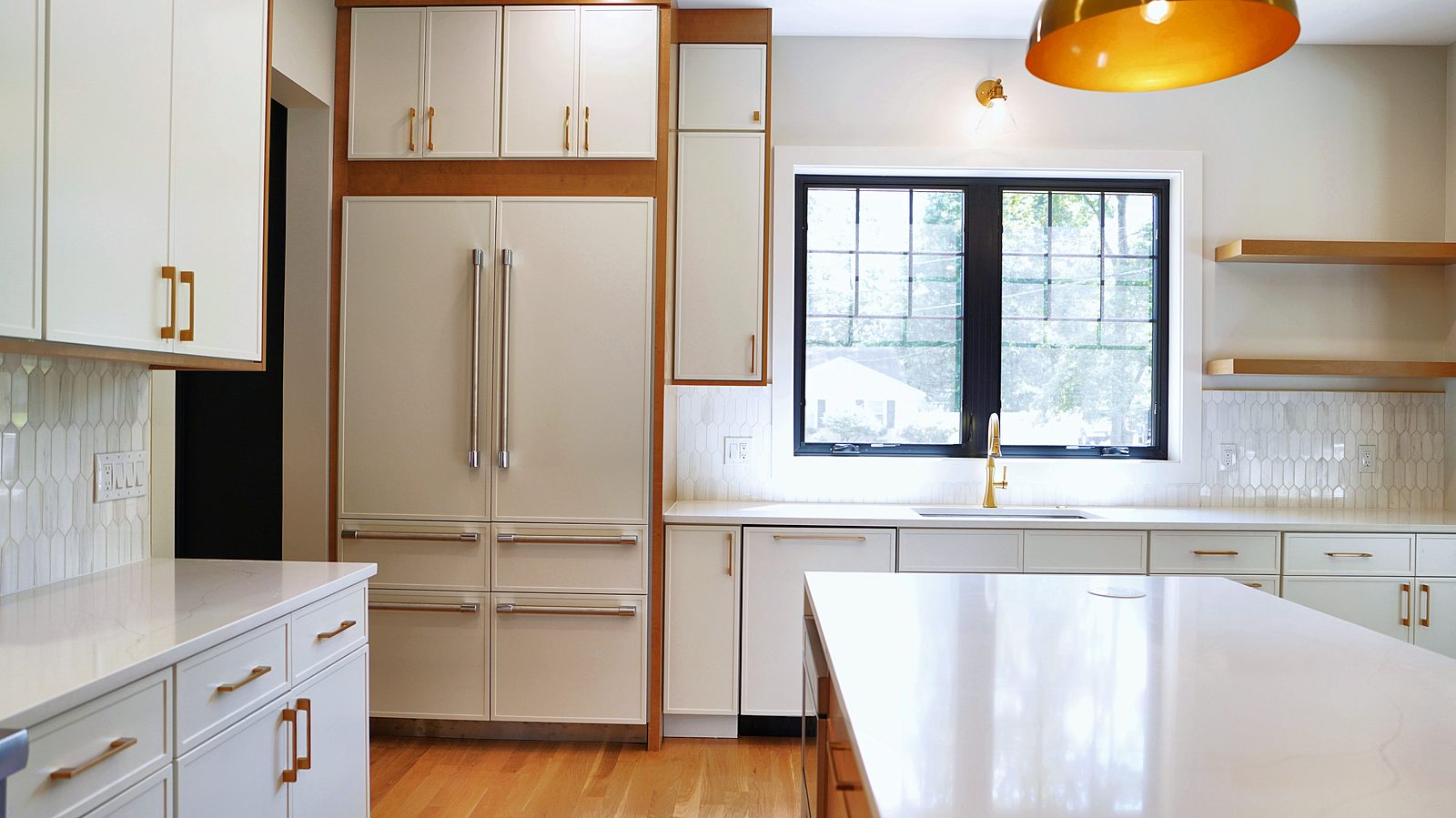 Paneled refrigerator and Timber shelves