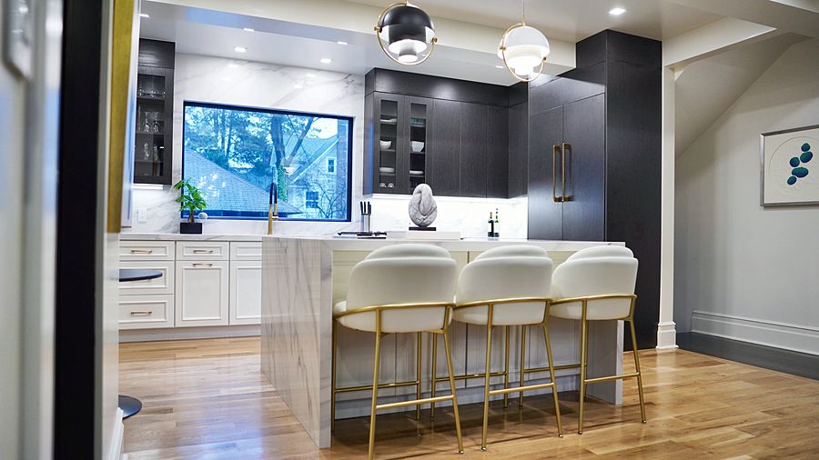 Fabuwood Imperio in Dove with matte black tall cabinets