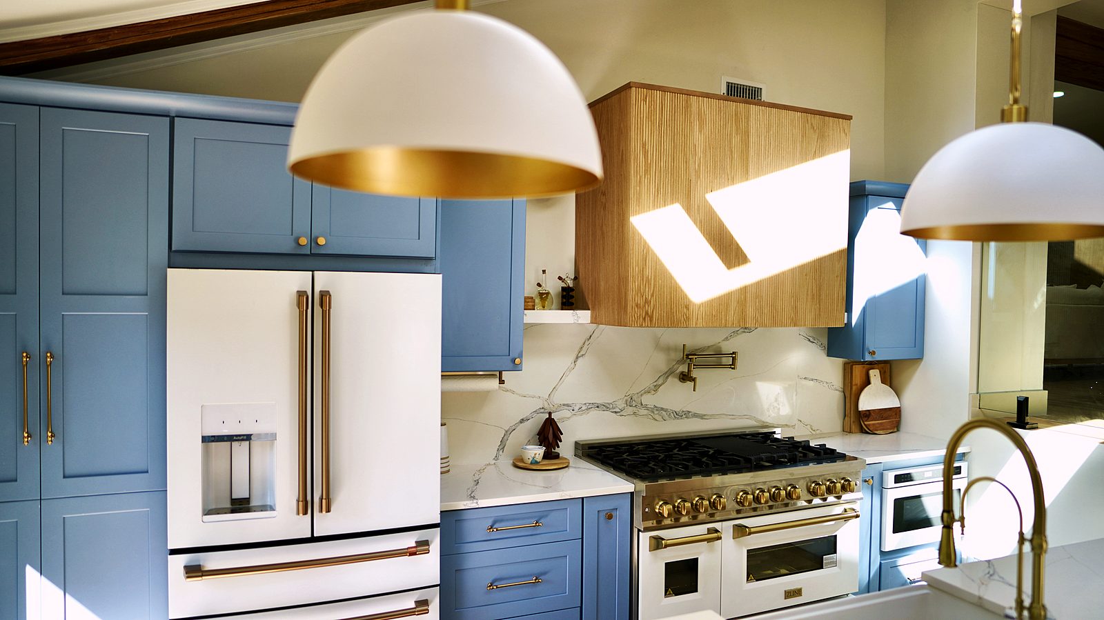 Range wall with Ocean Blue uppers and Timber hood