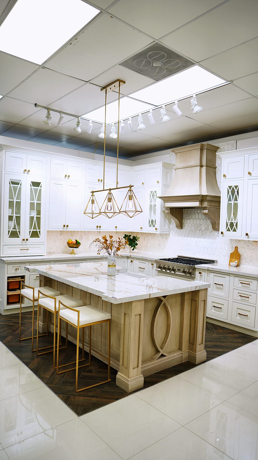 Kitchen display at My House Kitchen — Traditional white display with island and quartzite top