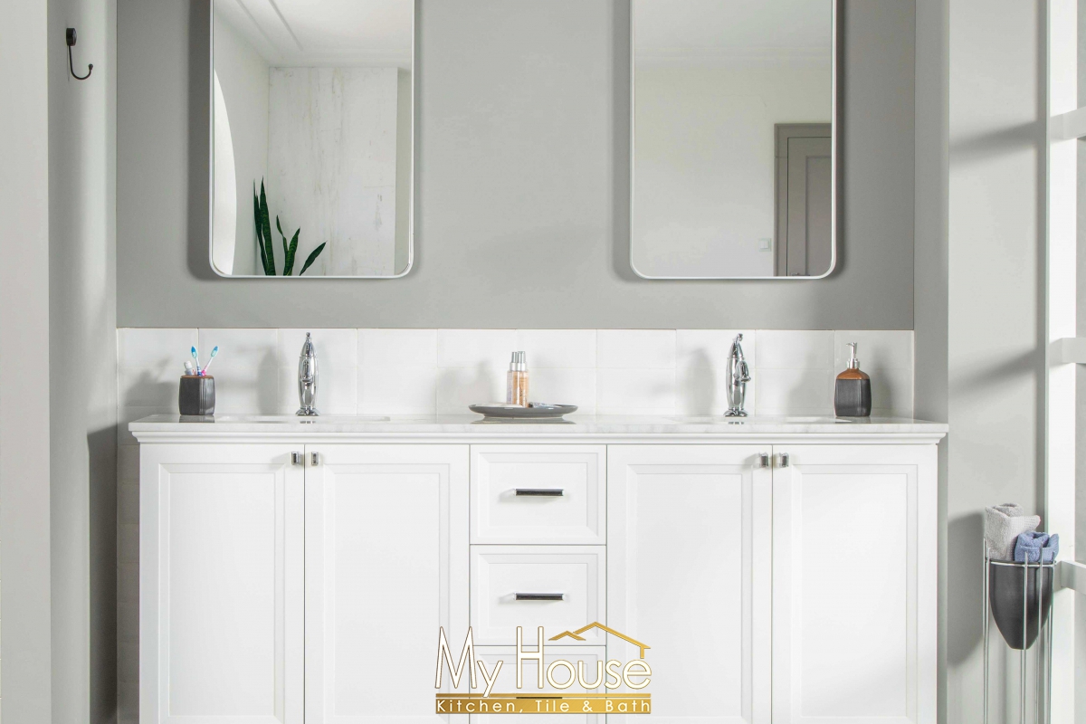 Otto Home Goods Isabel 72 Inch White Vanity